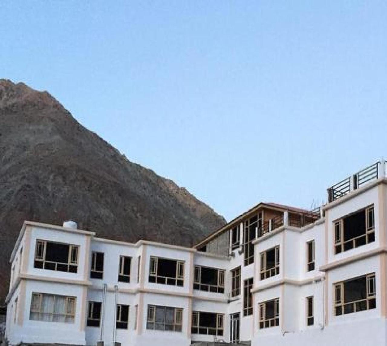 The Nun-Kun Residency Kargil Hotel Buitenkant foto